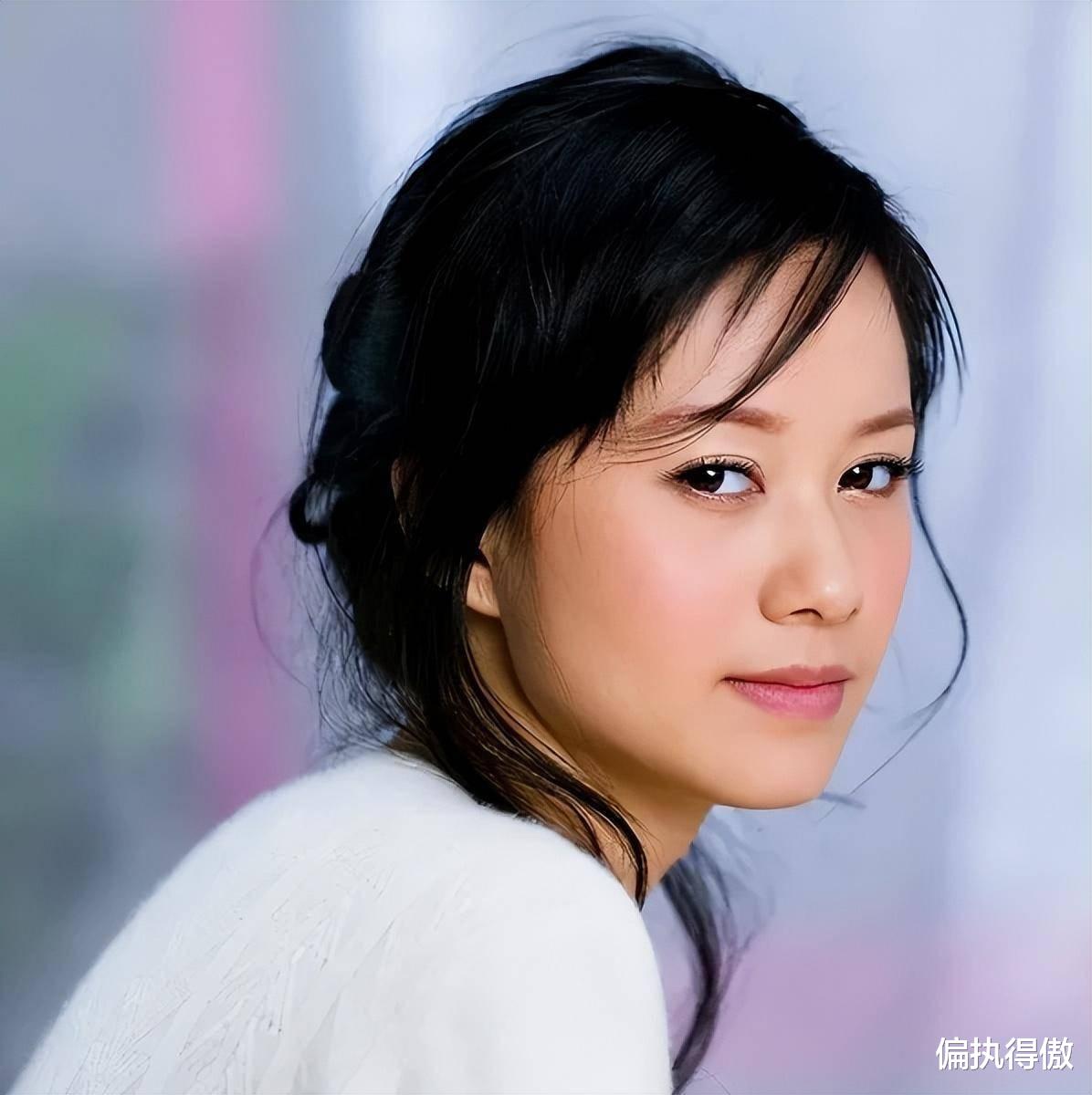 变性人、英年早婚、被列失信人员，真实的祝无双活得更累