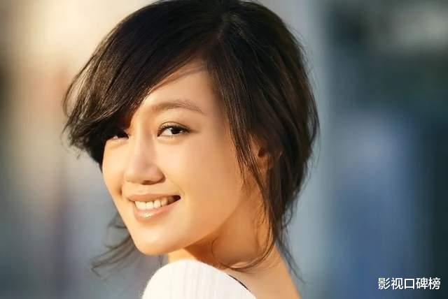 胡歌妻子产后出行,素颜短发,气质普通不能与老胡的前任相比