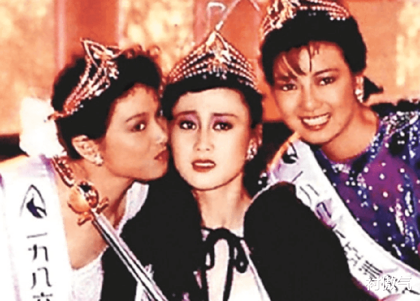 |61岁利智罕现身，头发稀疏双颊下垂似妇女，曾被誉为港圈第一美女