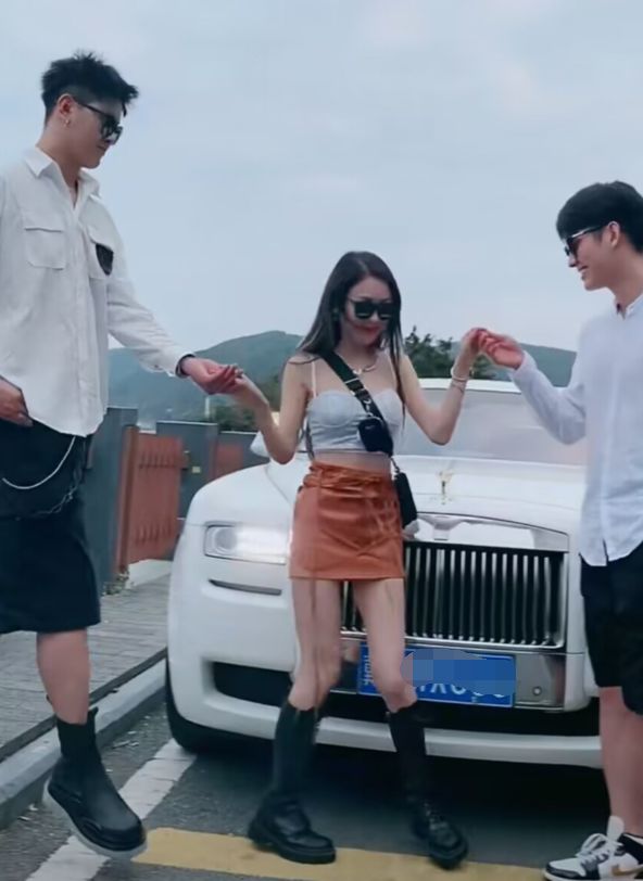 郭美美再次炫富,乘坐百万劳斯莱斯去做医美,网友吐槽:本性不改