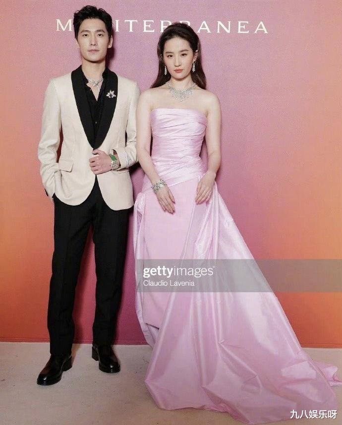 杨洋|恋情风波后，杨洋参加活动与刘亦菲同框，代言预热，未受影响