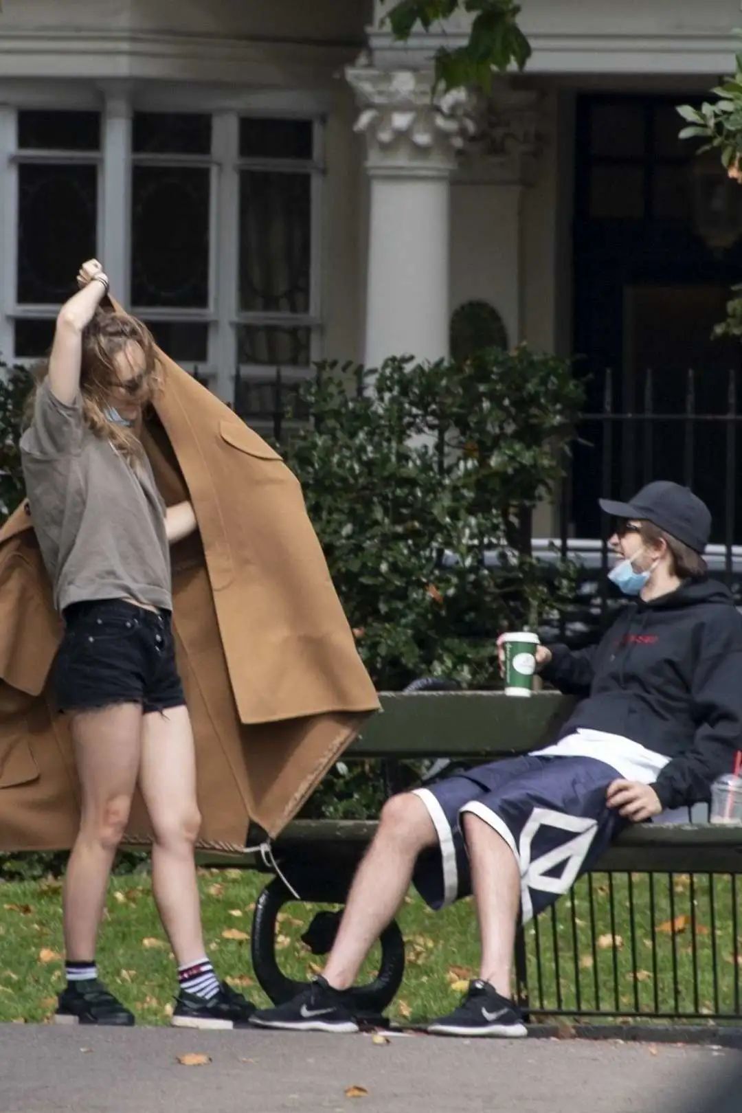 恋爱5年,“暮光男”官宣当爹,网友:他俩啥时候在一起的?