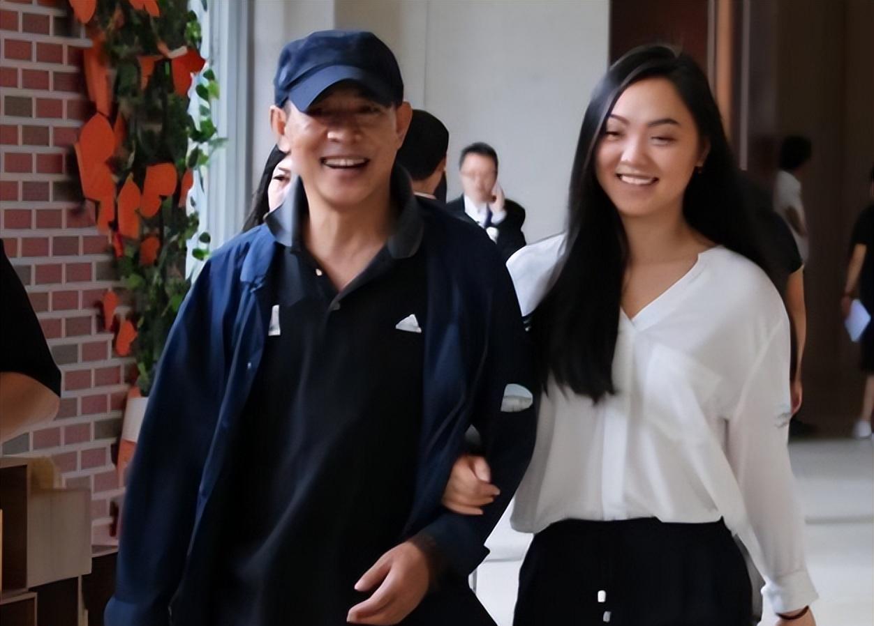 李连杰|李连杰的女儿李思：在父母离婚的阴影里长大，34岁还未结婚