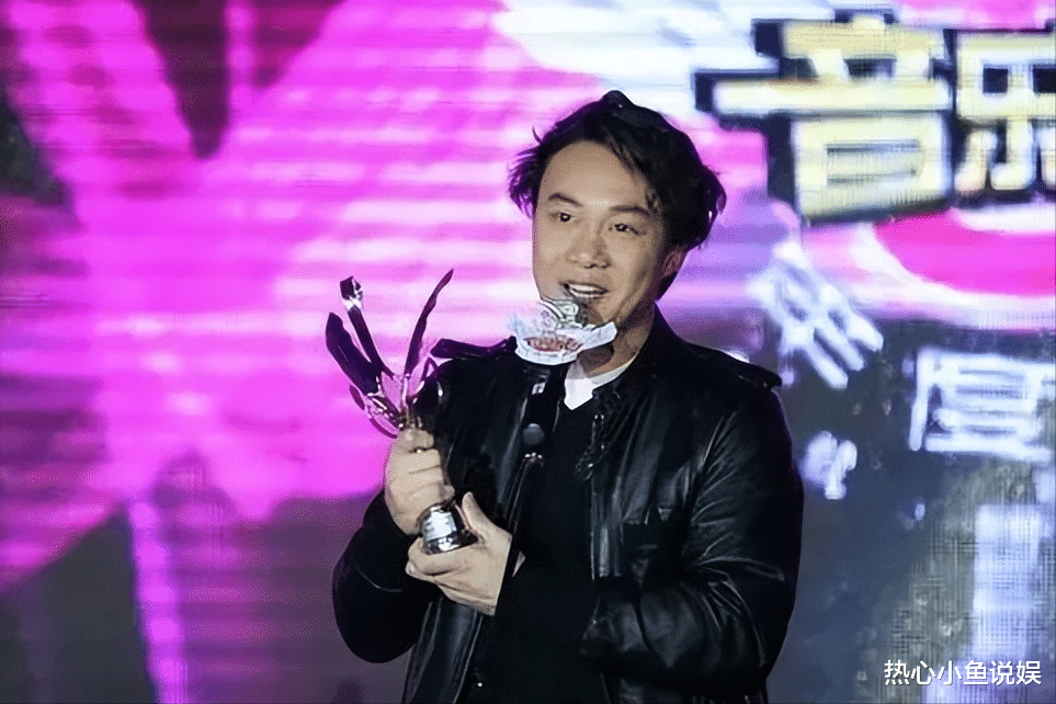 这一次,24岁的“香港顶流”姜涛,彻底让香港娱乐圈成了“笑话”