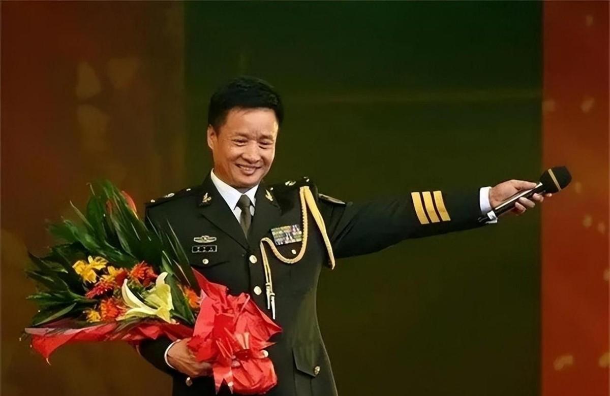 他是哈佛学霸,父亲是前外交部长李肇星,岳父竟是著名歌唱家阎维文