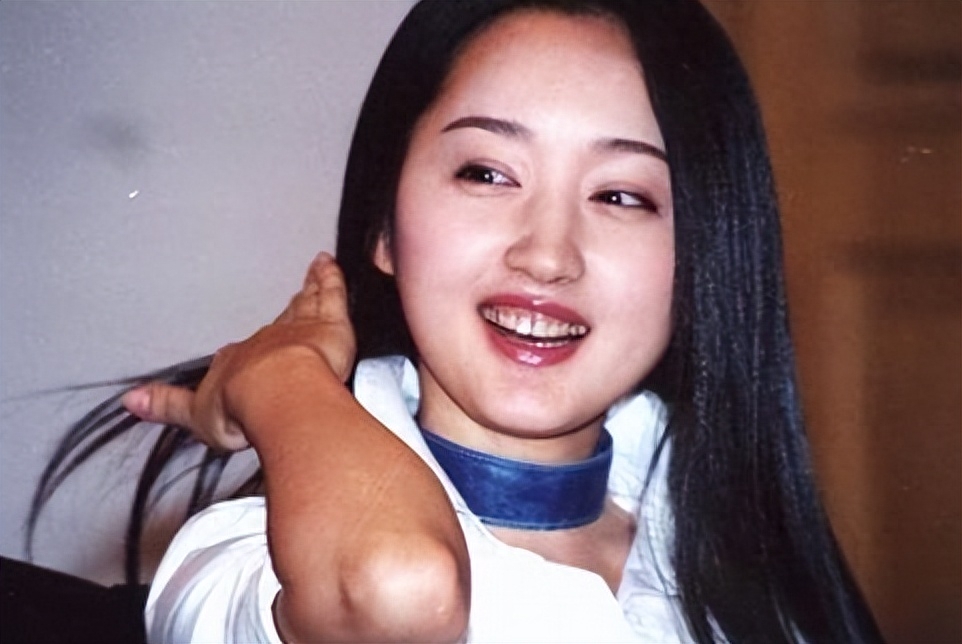 赖文峰出狱后近况曝光,娶小23岁年轻娇妻,素颜照完胜前任杨钰莹