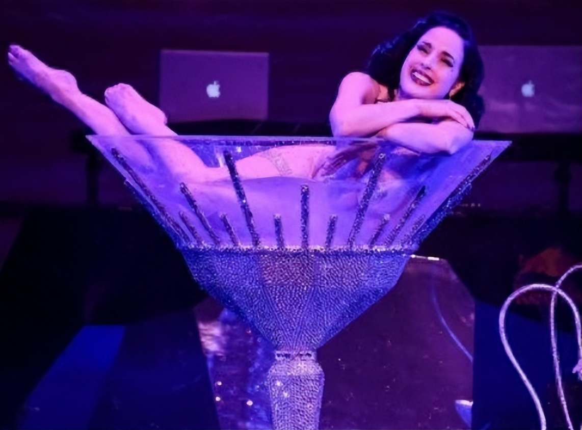 曝Lisa被迫加入疯马秀,疑只是lv三公子玩物,她的发疯早有迹可循