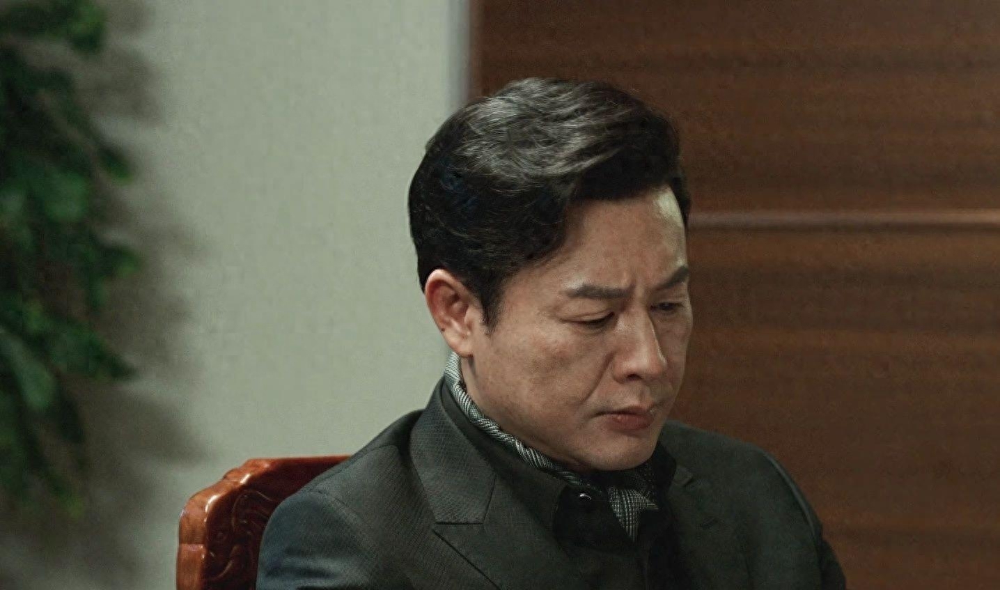 从爆红到“打回原形”，张颂文只用八个月，终是步了张小斐的后尘