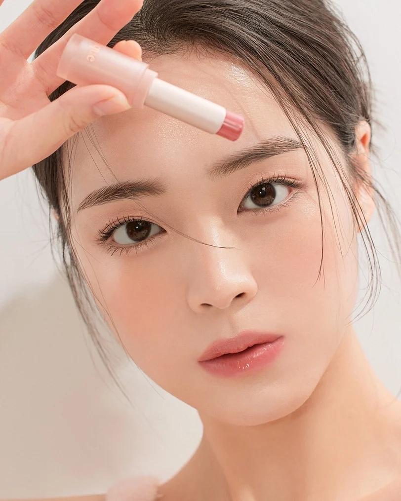 彩妆|让面试官一看好感度就倍增的职场女生，长什么样？
