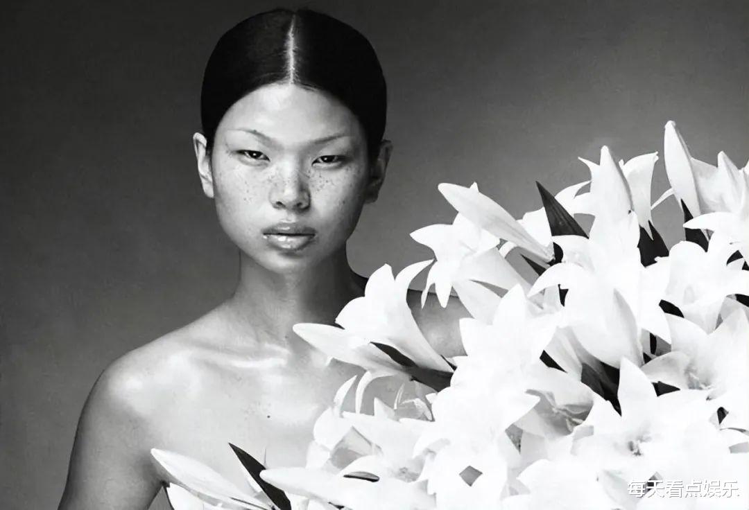 吕燕|国际超模吕燕:长相不佳却嫁法国贵族,混血儿子颜值超高