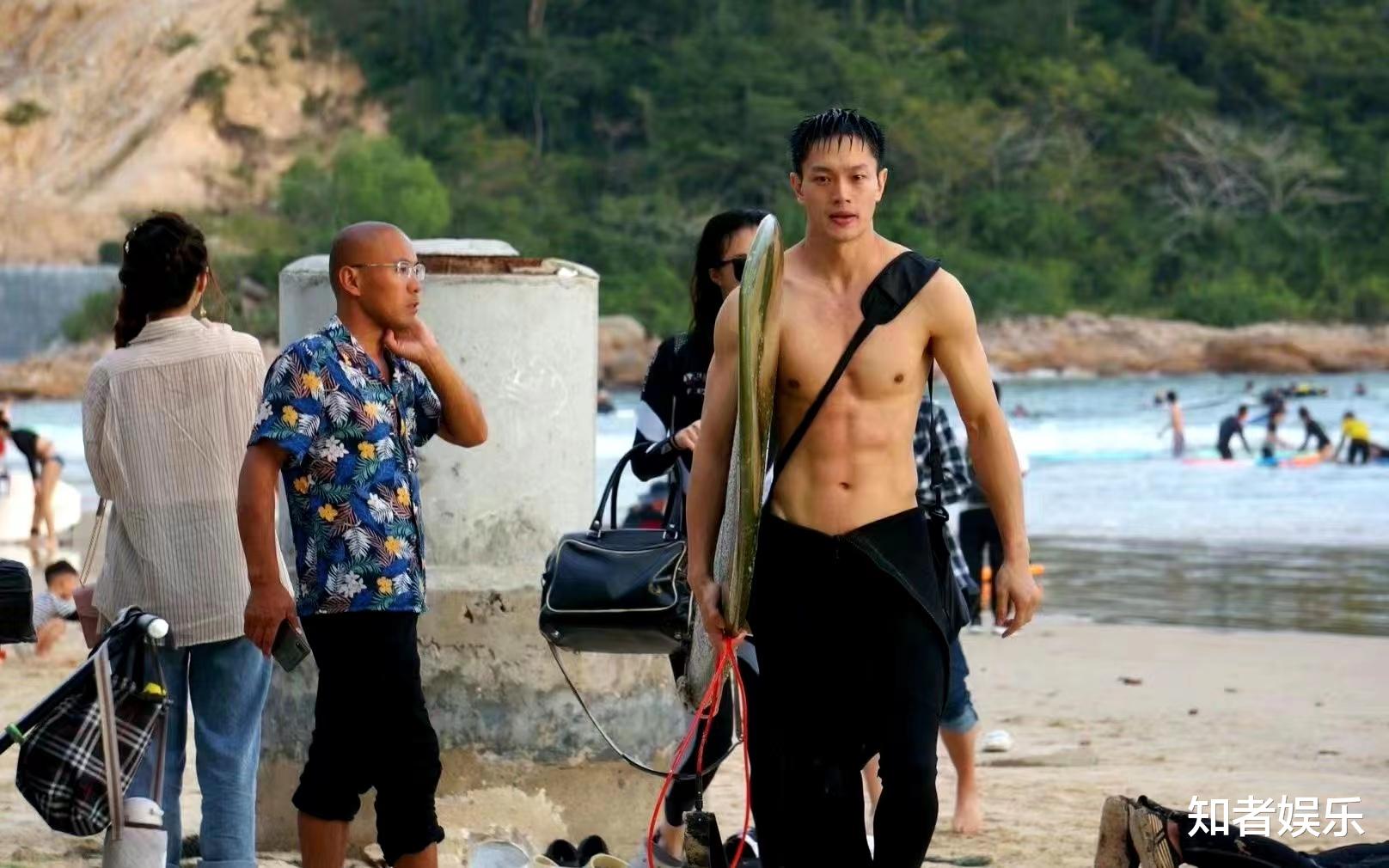 黄彦曦因电影《封神》出圈,却因没做腋下管理遭吐槽,肌肉白练了?