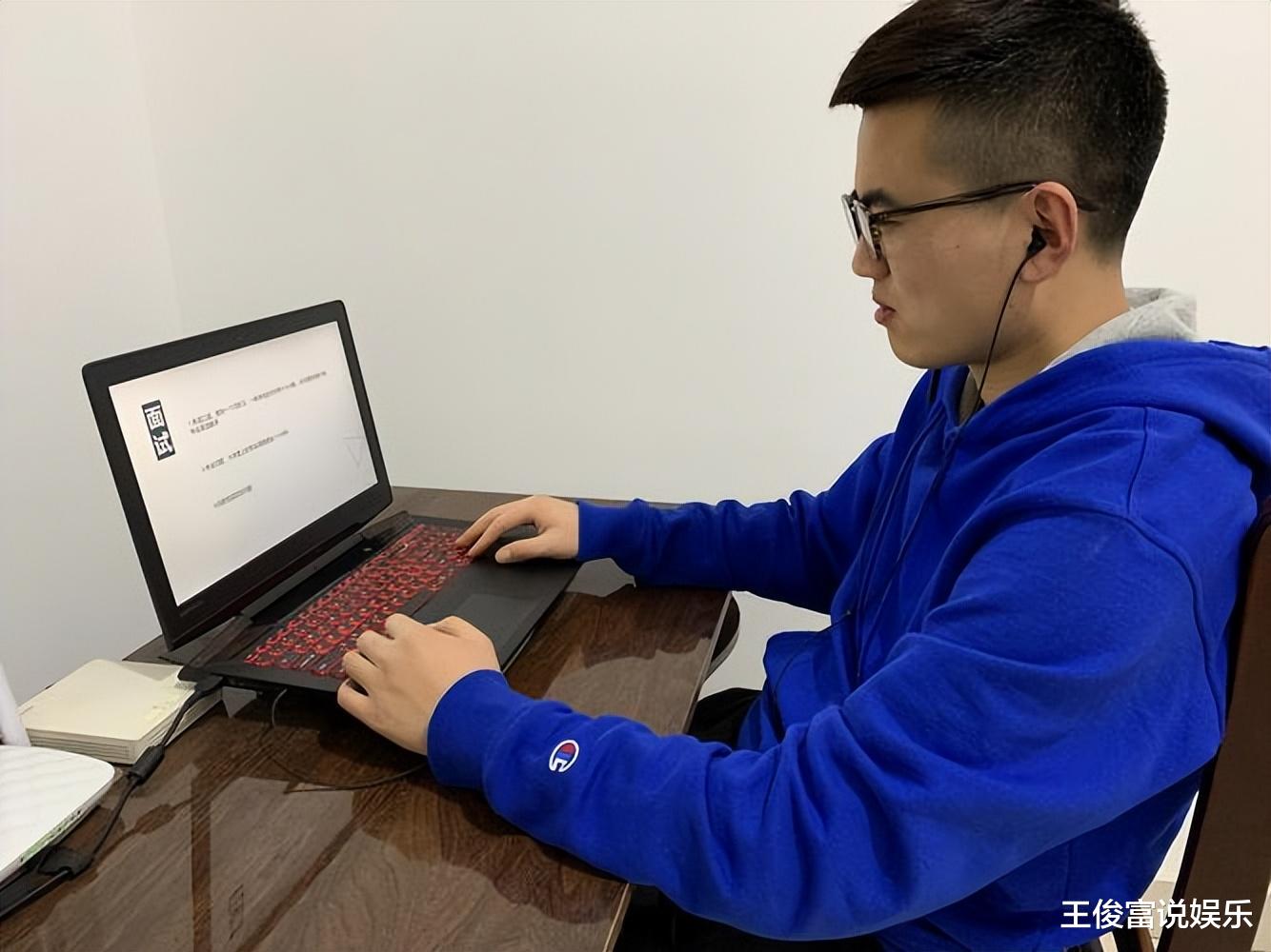 山东省|大学生一冲动写简历写过头，被HR单独留下，网友：这是相当炸裂的