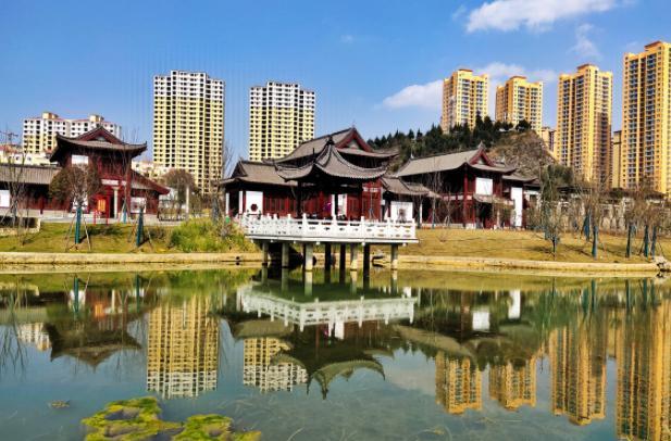 贵州|贵州、云南、四川交界有一座避暑城市，海拔1200米，白天要穿长袖