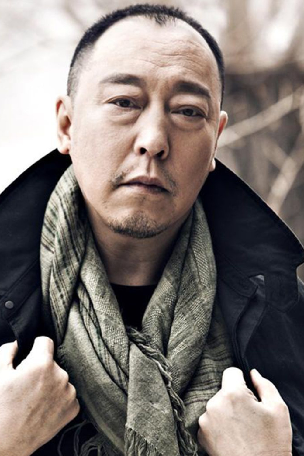 倪大红|63岁倪大红疑在湖南养老!深夜与美女惠英红逛街,举止亲密感情好