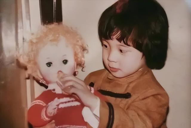 一个唱歌不要钱,一个红了十几年不开演唱会,海蝶旗下两大赔钱货