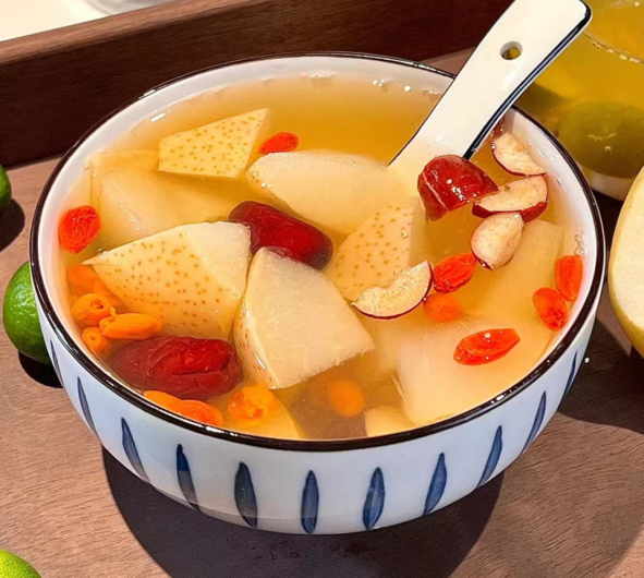 秋冬转凉，无论多忙，常给家人喝这汤，营养全面，增强抵抗力