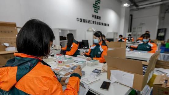 “邮政招聘”面向毕业生开放,福利待遇没得挑,大专生有机会报考