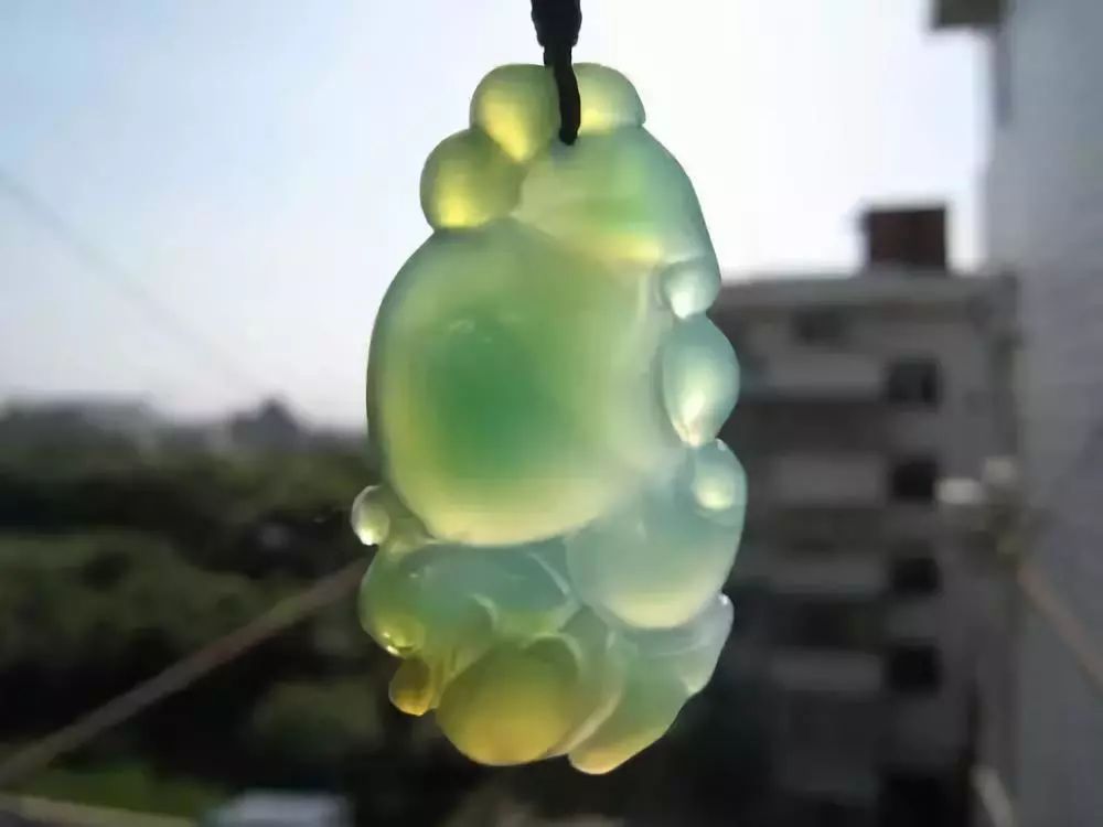 玉和翡翠,这容易被混淆的玉石,你能分辨出来吗?