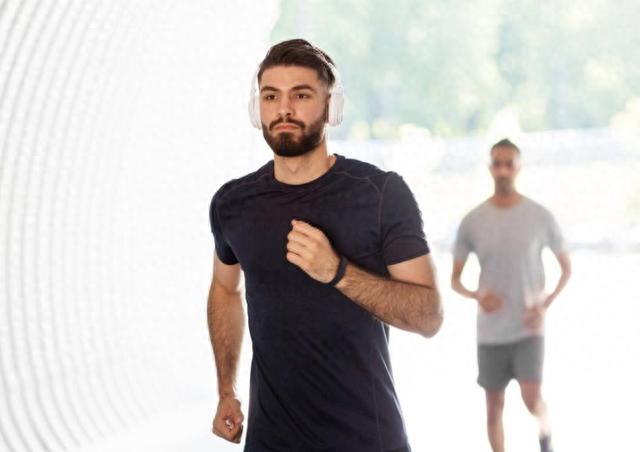 男性每晚睡前，在肚脐上滴上几滴风油精，长期坚持下去会咋样？