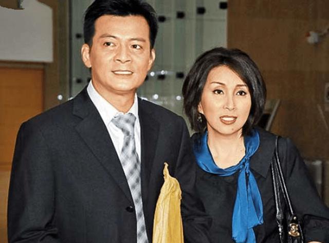 港媒曝黄日华求娶女神,郎才女貌情投意合,他爱人去世仅三年