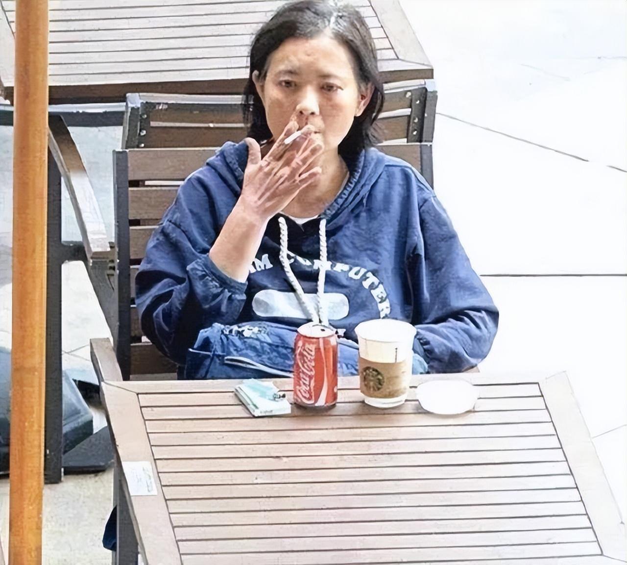 下一个蓝洁瑛?31岁的郑爽,头发稀疏目光呆滞