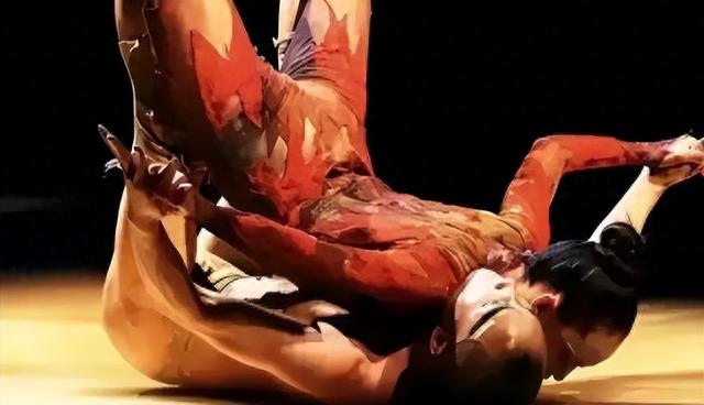 杨丽萍“月亮宫”被查封,表面虽然绚丽夺目,但是深处早已脏乱不堪