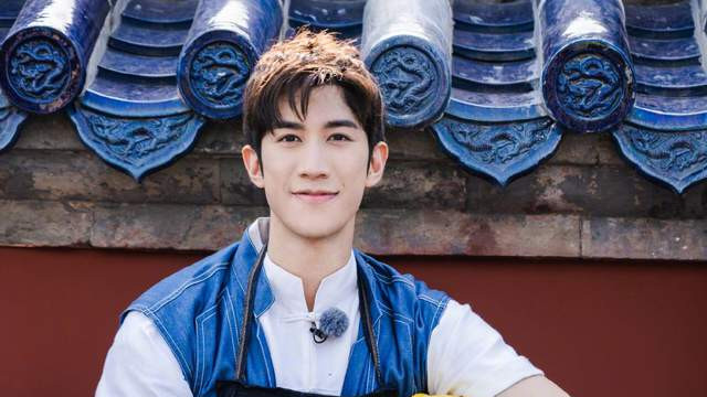 李治廷|恭喜！香港知名男星突然宣布已婚，与混血美女妻子在餐厅深情拥吻