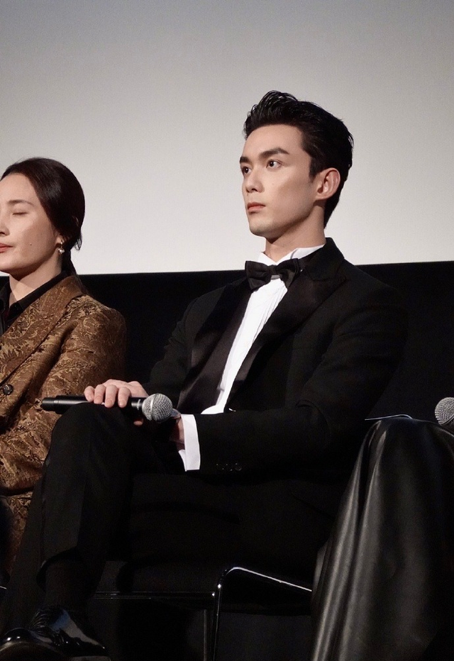 吴磊粉丝好实在,活动图不P就放出来,这张脸太正了