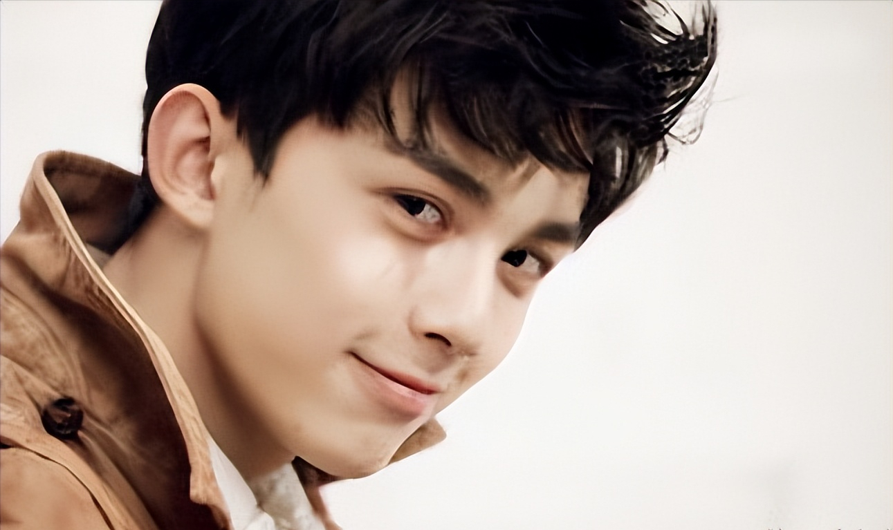 吴磊:海报被撤,直播被叫停,当红演员走到这一步,究竟是谁的错