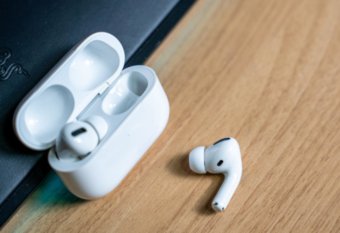 数码|建议男人：若零花钱充足，这3种数码小物要拿下，虽然便宜但巨好用！