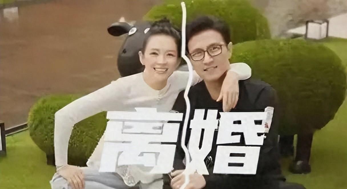 周一围还没亲,章子怡就张开嘴、伸直腿,难怪网友提醒朱丹要小心了!