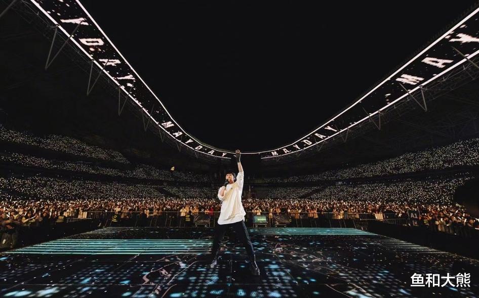 五月天假唱风波发酵！人民日报表态，刘若英丁当搬起石头砸自己脚