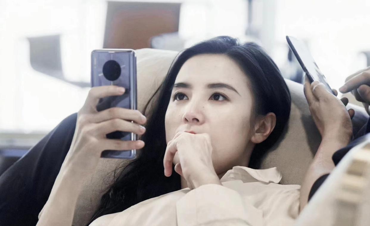 纵有疾风起|看《县委大院》再看《纵有疾风起》,被吹捧成老戏骨的人藏不住了