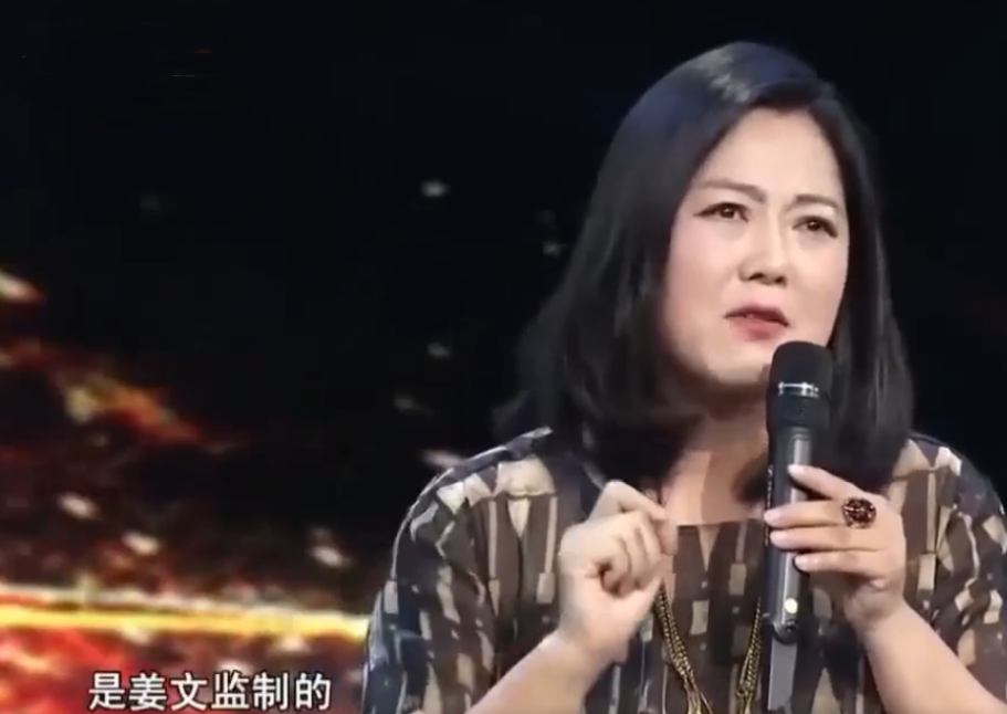 王茜华|王茜华：为演戏流产、打200多针美容针，45岁高龄生子，现状如何