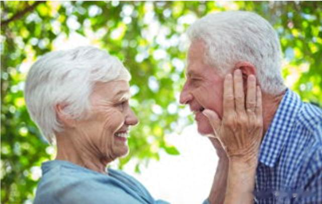 烟瘾、酒瘾、色瘾,哪个最“折寿”?医生:50岁以后,别太贪心