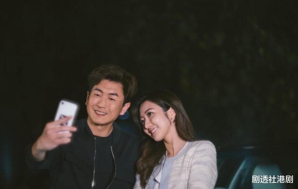 TVB两位男艺人原来是老表,颁奖礼热门人选曾被同事当面扔剧本