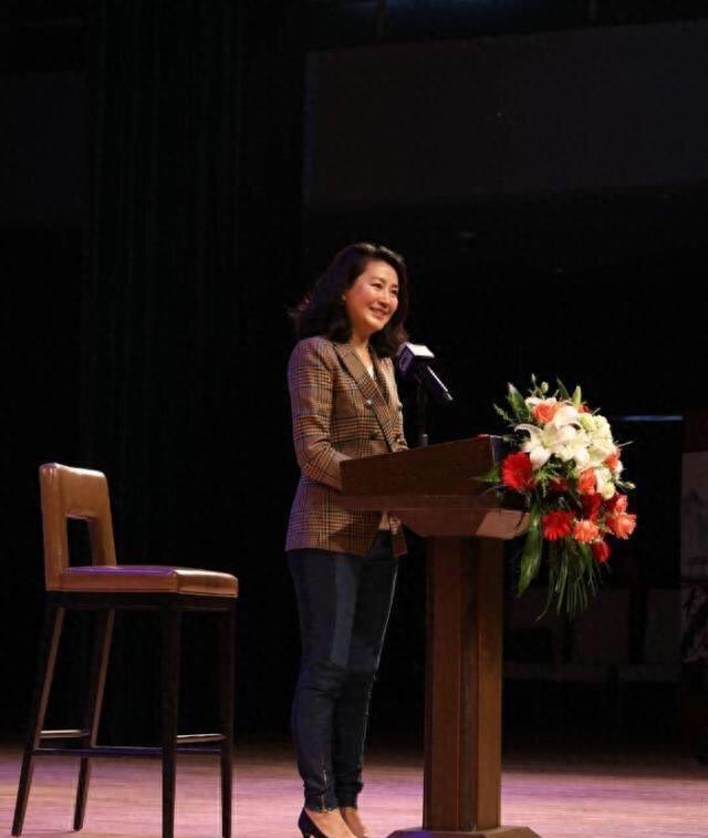 央视一姐王小丫:身材严重走形,经历两段婚姻无儿无女,热衷公益