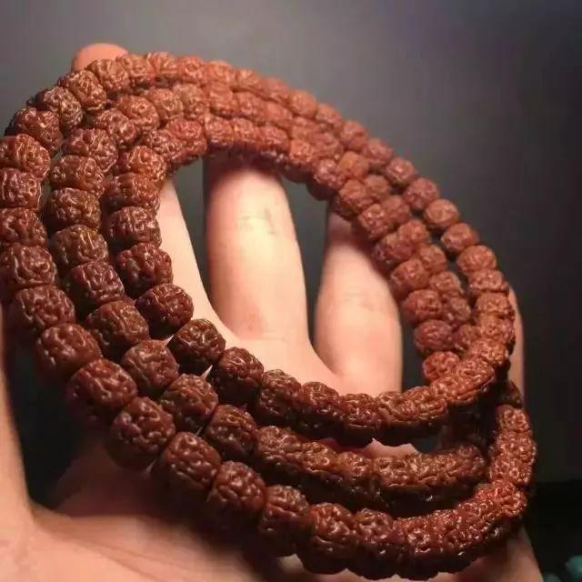 能盘出极品包浆的手串,还得菩提老四样!