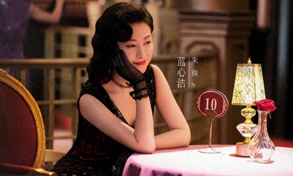 京圈6大富婆曝光,身价过百亿,坐拥北京一条街,娱乐圈只手遮天