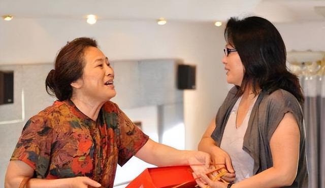 何家劲|不怕“中年危机”的三个职业,工资水平中等偏上,越老越吃香