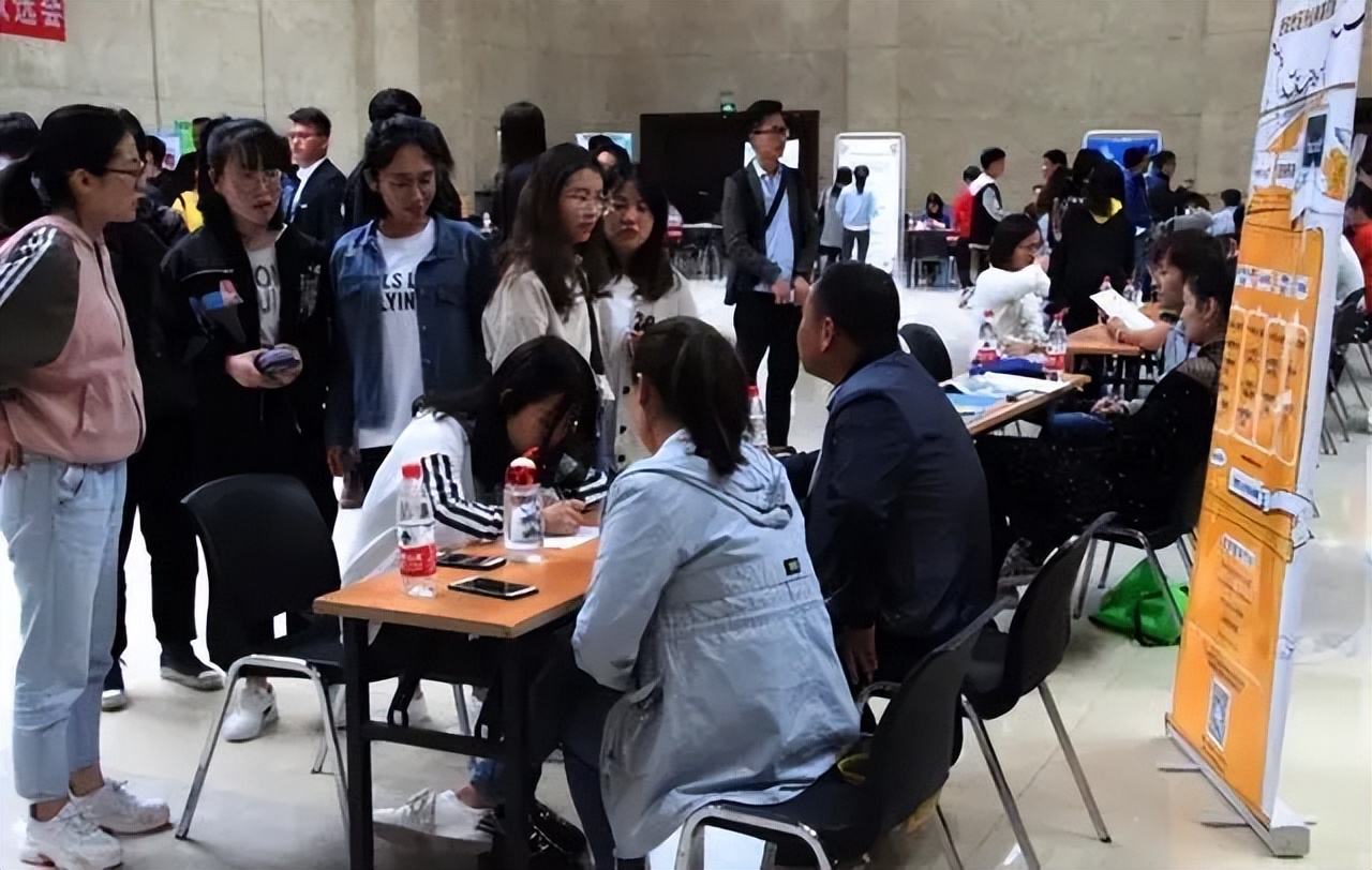 国企|毕业5年后才发现，国企、外企、私企之间差距，选择不对努力白费