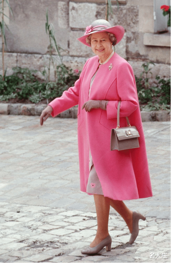 夏洛特|夏洛特:一双蓝眼睛,神韵像极了女王,一个人身上有三代人的影子