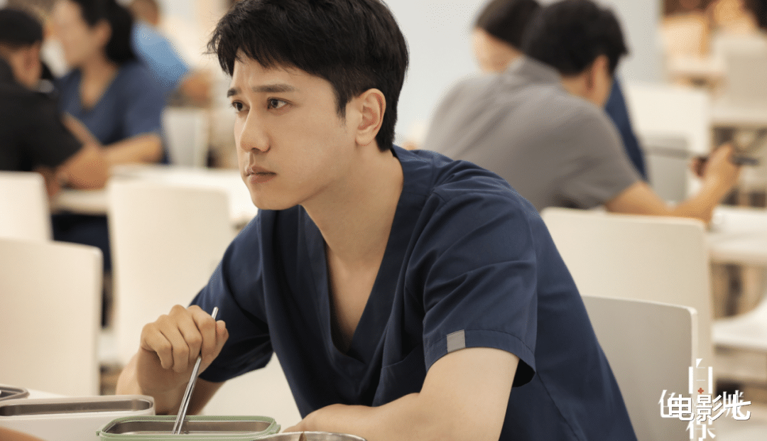 医生|好家伙！连续3天拿下收视第一，观众好评不断，湖南卫视又拿到王炸