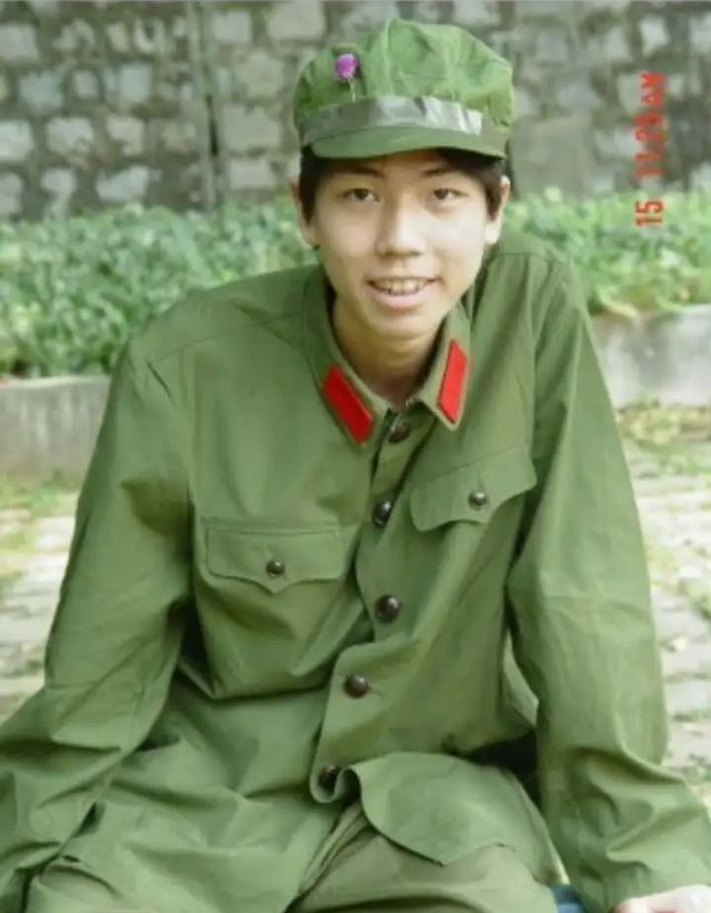 冯小刚|李易峰落幕成“照妖镜”,老炮冯小刚身边盘旋的京圈,算是崩盘了