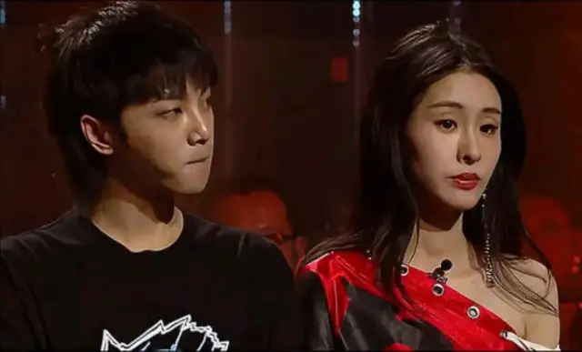 华晨宇|华晨宇两次做亲子鉴定，张碧晨一脸愁容，网友说：搁谁都会不开心