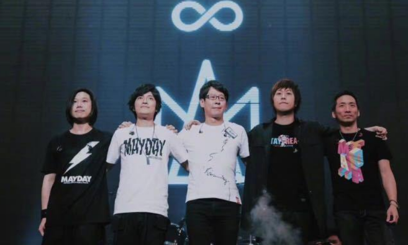 五月天被质疑演唱会上假唱后,公司终于正面回应了