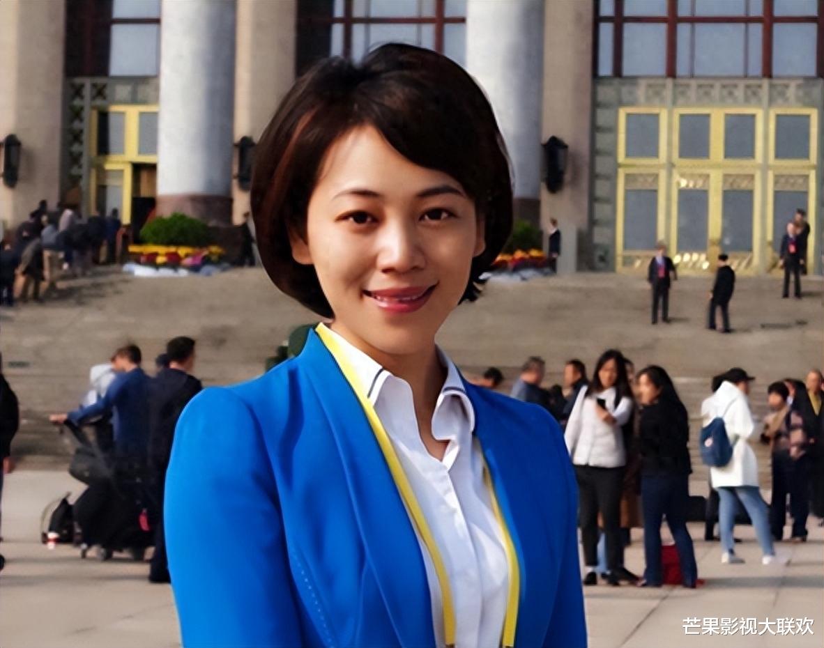 她是央视著名主持人,和丈夫分居17年,怀孕仍上班,风光后有心酸