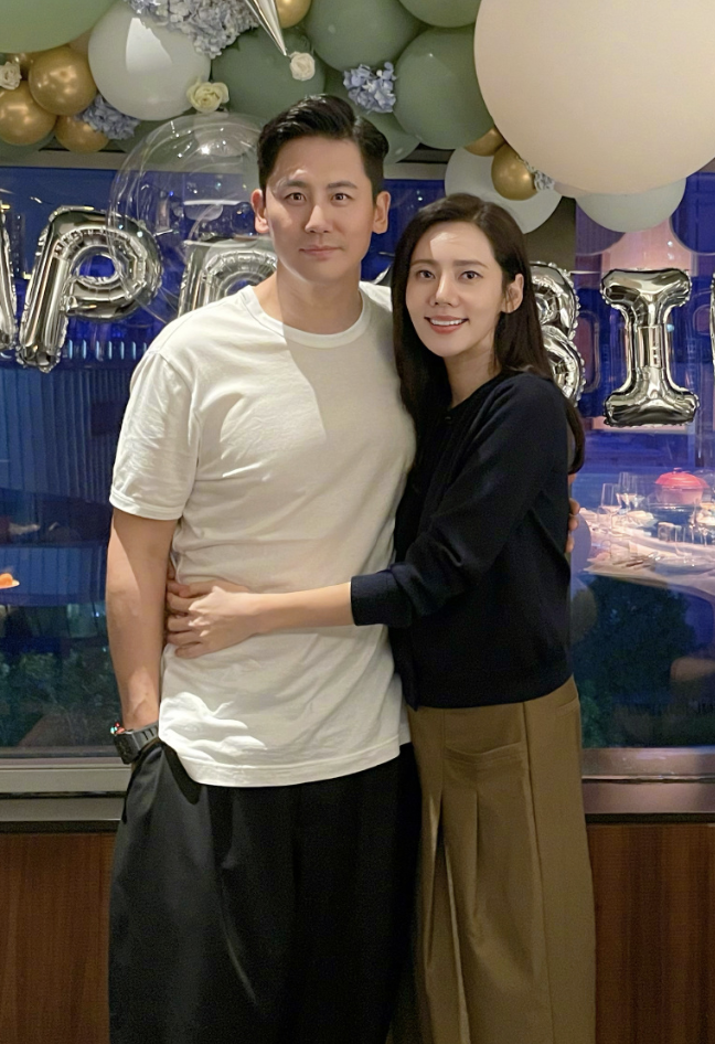 秋瓷炫|秋瓷炫520踩点秀幸福,晒照为于晓光庆生,互相示爱:一辈子对你好