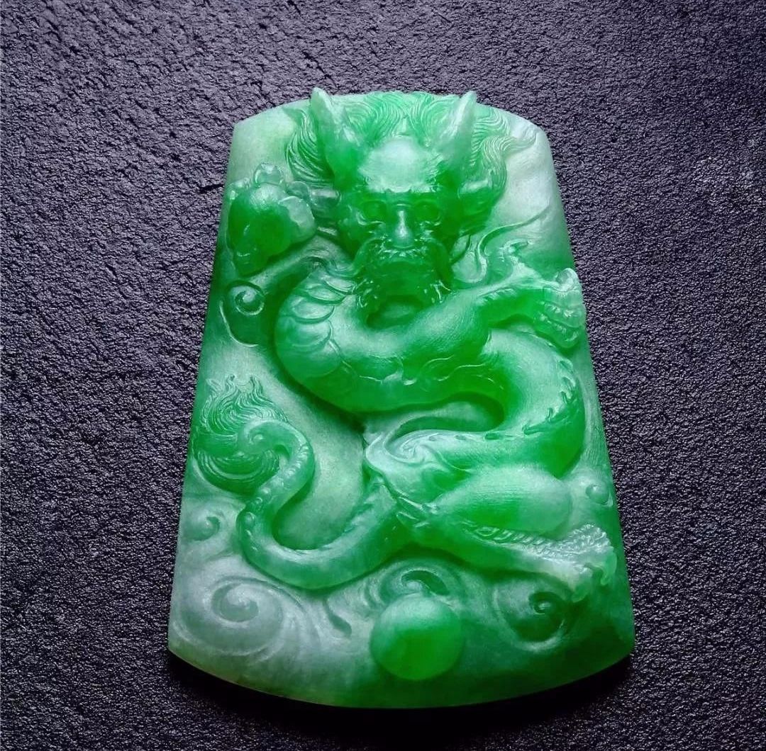 翡翠|出神入化的雕龙,收放驾驭翡翠!