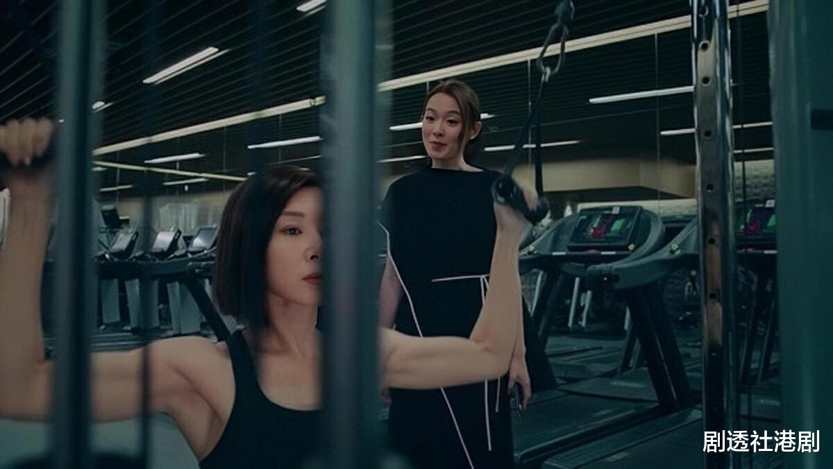 胡定欣|TVB知名女星晒超强背肌！好身材获激赞，对另一半要求高至今单身